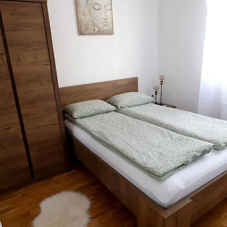 Apartment - Location *